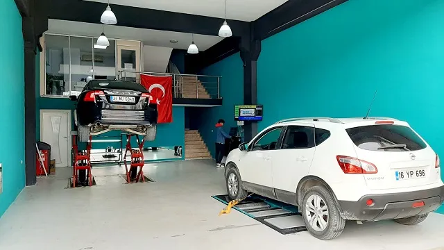 İnan Oto Ekspertiz Nilüfer tesisi araç kaldırma lifti ve test alanı